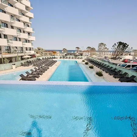 Azul In Infinity - Parking